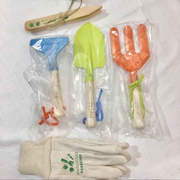 The White House Gardening Kit Child’s 6 Piece New with Tags - Picture 2 of 8